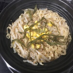 もやし・コーン・ごま・海苔の醤油ラーメン